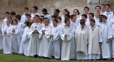 photo groupe servants petite.jpg photo groupe servants petite.jpg