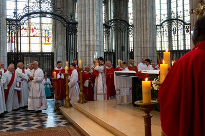 Juin19_OrdinationPresbyteraleJordanPeretel042.jpg