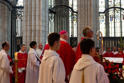 Juin19_OrdinationPresbyteraleJordanPeretel068.jpg