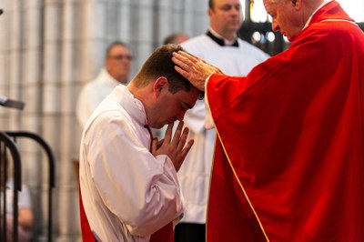 Juin19_OrdinationPresbyteraleJordanPeretel085.jpg