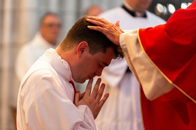 Juin19_OrdinationPresbyteraleJordanPeretel086.jpg